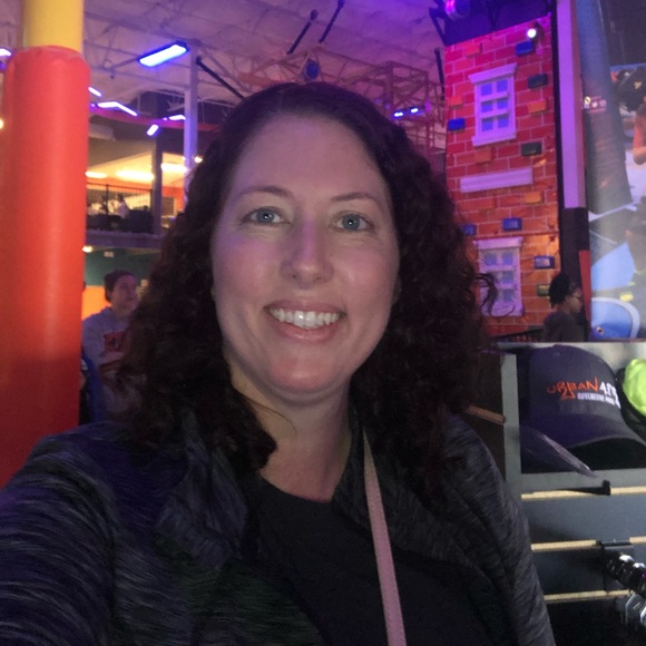 Meet your Posher, Melissa - Picture 2 of 4